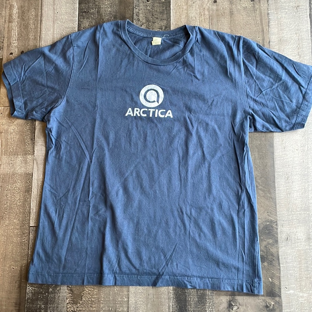 Alternative Arctica, navy blue short sleeve graphic tee